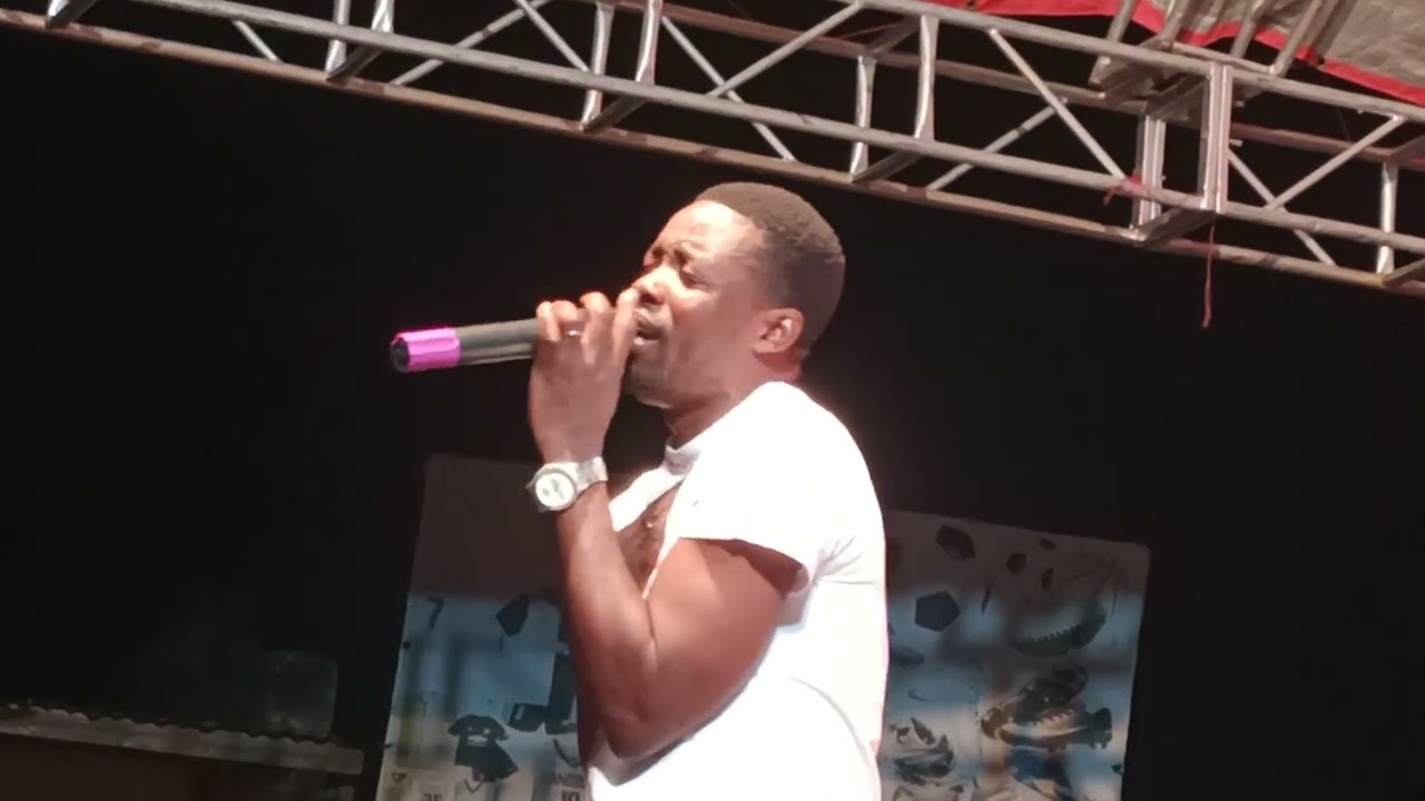 Mukama yamba by Brian Kigo Live on stage @Lyantonde